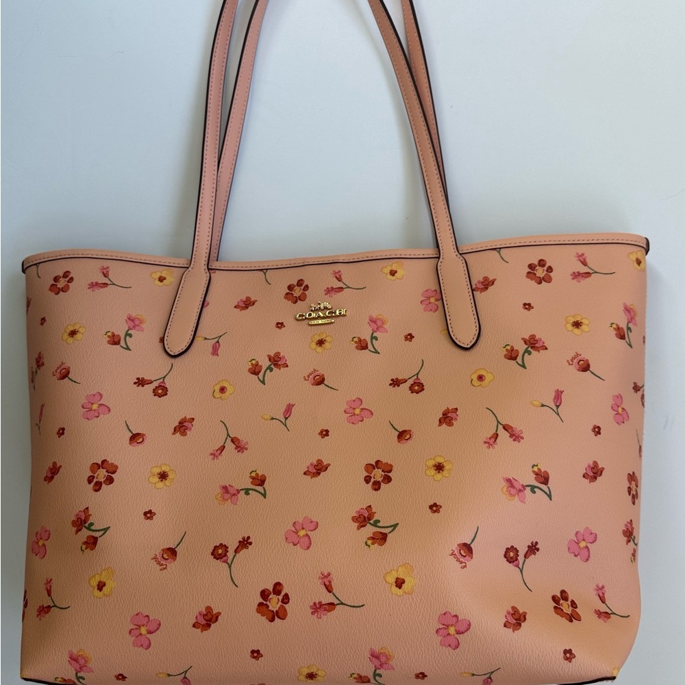 NWT Coach city tote